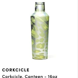 New 16 oz Corkcicle canteen camouflage